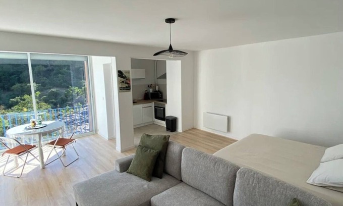 Vals-les-Bains Apartment | Superb studio - River access