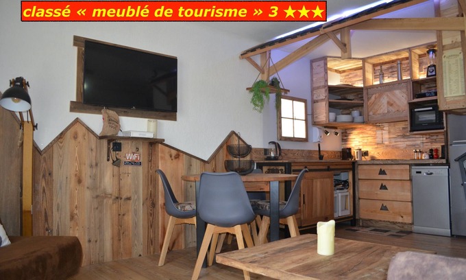 Les Angles Apartment | SUPERB T2 ATYPIQUE-4 sleeps 3★-45m2, ideally located-VIEWS PANO-WIFI fiber