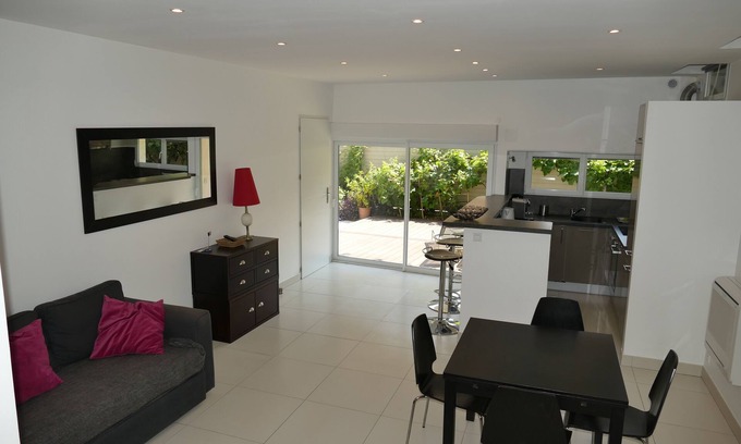 Cassis Apartment | Superb T2 Cassis, facing south, at the bottom of the villa 2-4 people