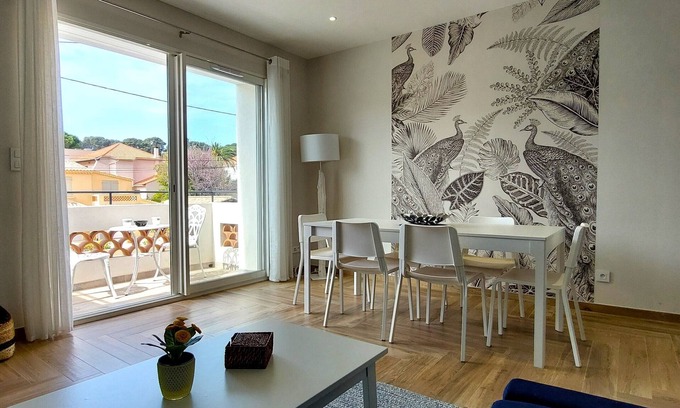 Sanary-sur-Mer Apartment | Superb T3 at the top of the villa, air conditioning and parking.