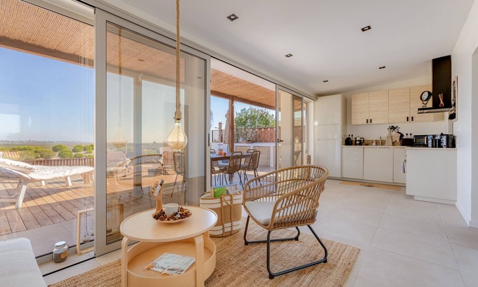 Olhao House | Superb townhouse house on the island of Armona