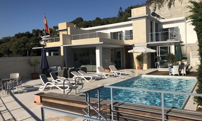 Almunecar Villa | Superb villa, heated pool (April to October), 7min walk to beach/restaurants