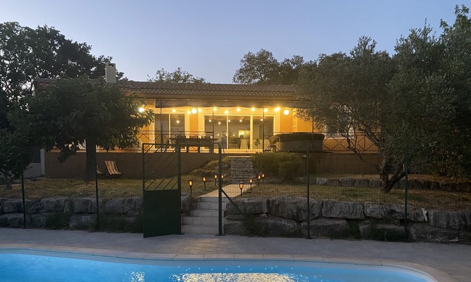 Euzet-les-Bains Villa | Superb Villa with view, swimming pool, jacuzzi in the Gard, between Camargue and Cévennes