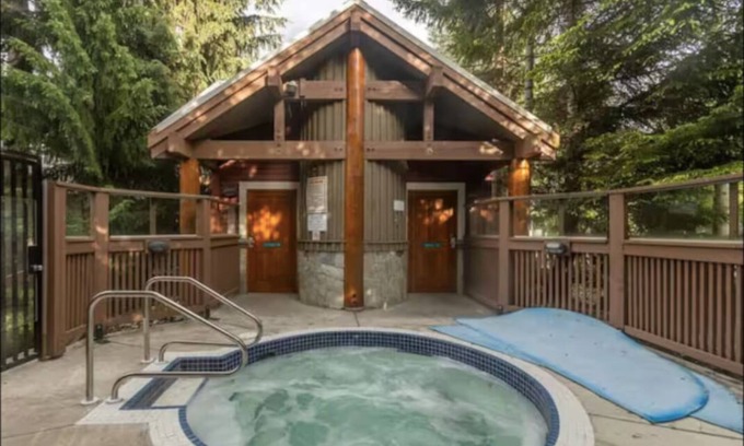 Whistler Cay Heights House | Superb Whistler Mountain 2Bd/3Bth