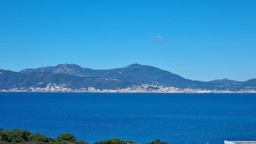 Pietrosella Apartment | Superbe appartement T3 face mer baie Ajaccio