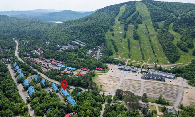 Stoneham Condo | Superbe Condo Face aux Pentes de ski Stoneham!