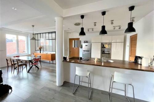 Barbatre Apartment | Superbe Loft 100m2 Proche Cathédrale avec Parking