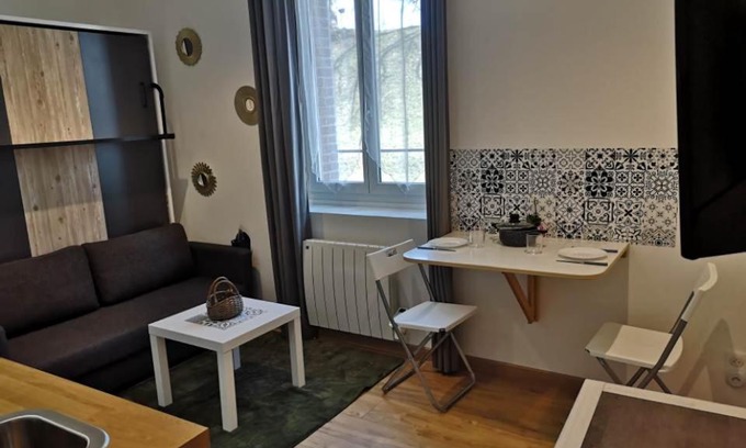 Gisors Apartment | Superbe studio face au château