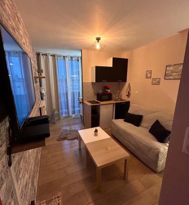 Laxou Apartment | Superbe studio neuf avec balcon