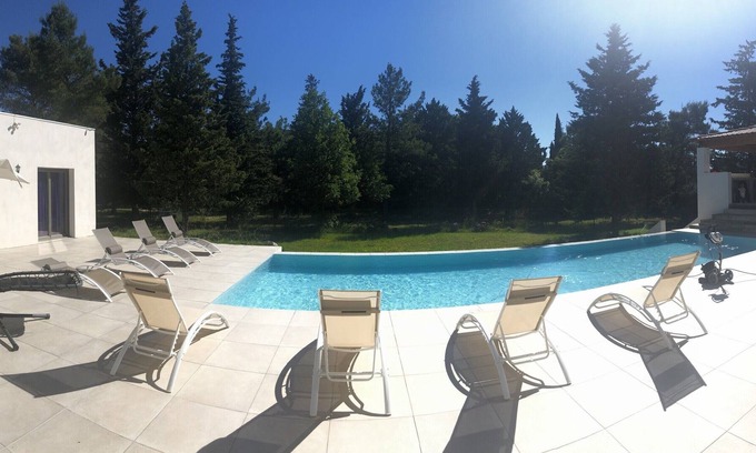 Cazevieille Villa | Superbe Villa 300m² sur 6500m², Avec Cuisine Dété et Grande Piscine