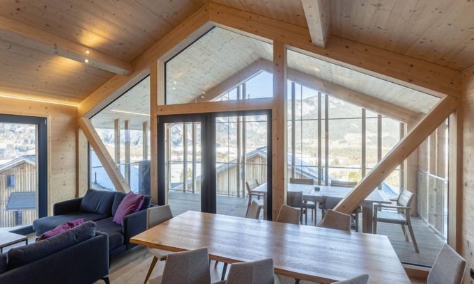 Haus im Ennstal House | Superior 3 SZ Sauna & Aussenbadewanne by Interhome