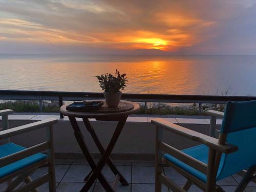 Siviri House | Superior, comfortable seaside home with amazing view
