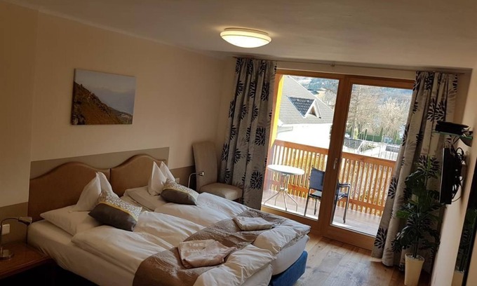 Seeboden Bed & Breakfast | Superior Doppelzimmer Goldeck mit Südbalkon - Gästehaus Bärwald