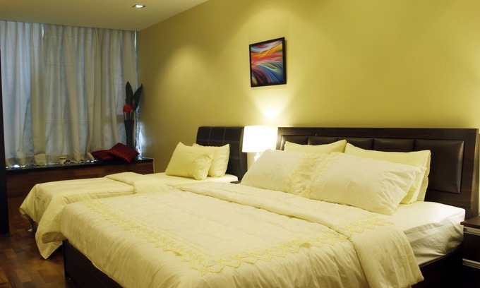 Downtown George Town House | Superior Family With Shared Bathroom