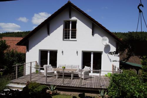 Engelsbach House | Superior - Ferienhaus am Engelsbach mit Garten und Pool