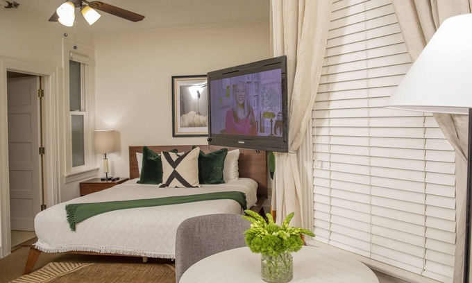Telegraph Hill House | Superior King Room with Ensuite Bathroom