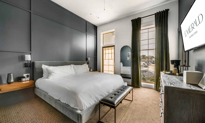 The Point Apartment | Superior King Room at The Emerald