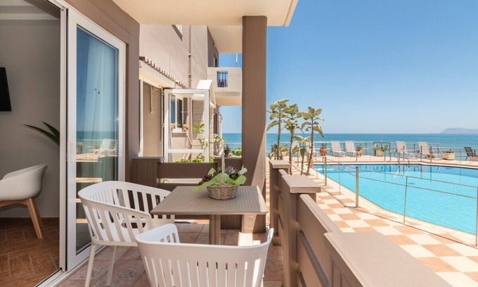 Kato Stalos House | Superior Sea view room in Girogiali hotel