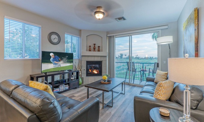 Superstition Lakes Condo | Superstition Lakes Condo, A+ Golf View, Comm Htd POOL & SPA; Walk to Mall & Theater