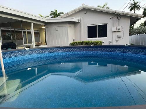 Hollywood Lakes House | SuperVilla - 3BR/2BA - Pool - Walk to beach