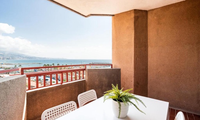Fuengirola City Centre Apartment | Sur Suites Palmeras 525