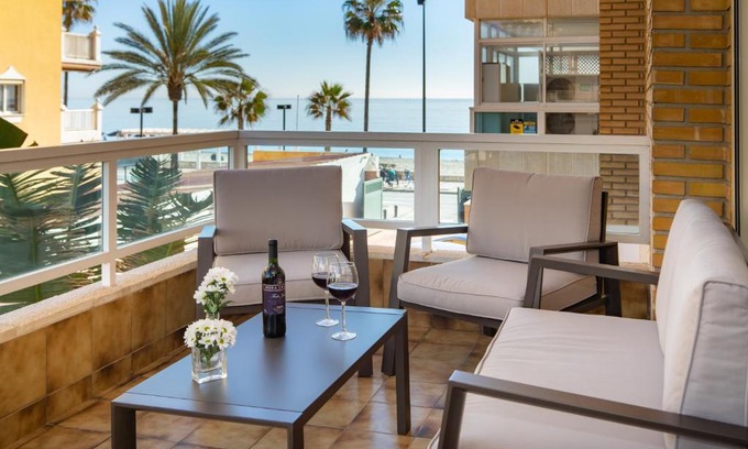 Torreblanca Apartment | Sur Suites Victoria