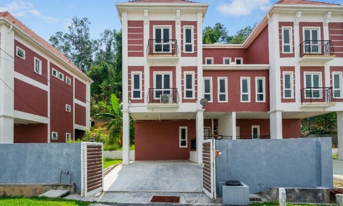 Kampung Salak Tinggi House | Suraya Homestay Semi-D