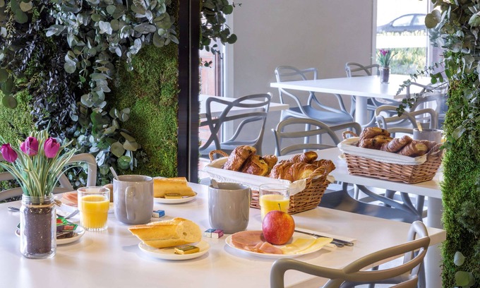 Saint-Amand-les-Eaux Hotel | Sure Hotel by Best Western Saint-Amand-Les-Eaux