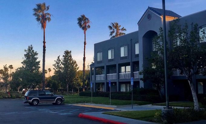 Guasti Hotel | SureStay Hotel by Best Western Ontario Airport