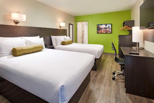 Pacific Beach Hotel | SureStay Hotel by Best Western San Diego Pacific Beach