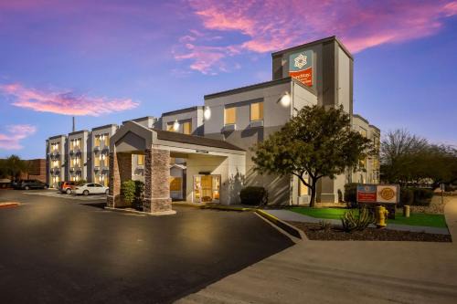 Superstition Springs Hotel | SureStay Plus by Best Western Mesa Superstition Springs