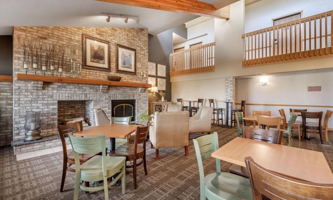 Litchfield Hotel | SureStay Plus Hotel by Best Western Litchfield