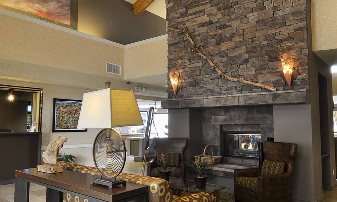 Tempe Hotel | SureStay Plus Hotel by Best Western Tempe University
