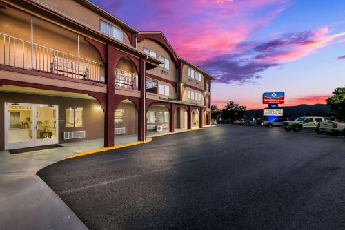 Tyrone Hotel | SureStay Plus Hotel by Best Western Silver City