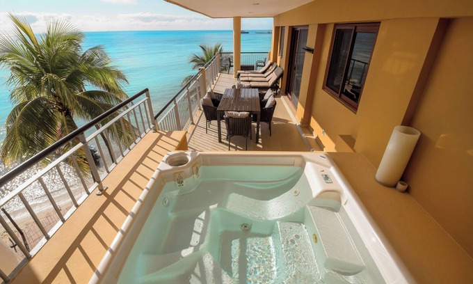 Downtown Condo | Surf 309 Remodeled Oceanfront End Unit at El Faro