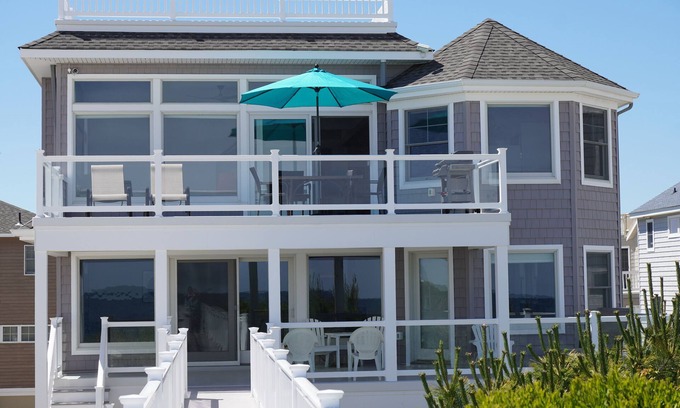 Surf City House | Surf City Escape!