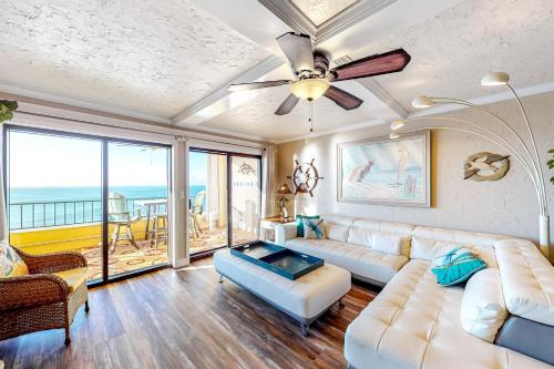 Fort Walton Beach Apartment | Surf Dweller 704