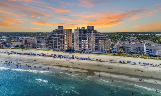 Garden City Condo | Surf Master by the Sea