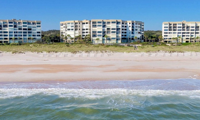 Amelia City Condo | Surf & Racquet Club A124-Condo | 2 Bed, 2 Bath