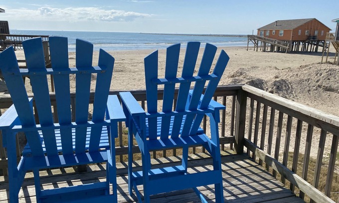 Surfside Beach House | Surf Rider - cozy modern cottage. Steps to the Beach!