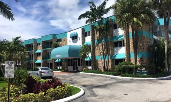 Lauderdale-by-the-Sea Condo | Surf Rider Resort Condo one bedroom. Over 500 reviews!!!
