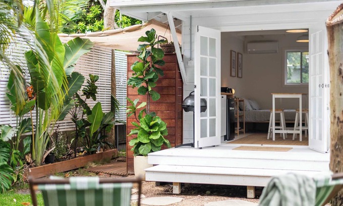 Wooloweyah House | Surf Shack Bungalow - Oceanstays