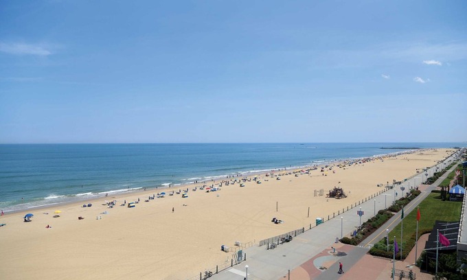 Northeast Virginia Beach Hotel | Surfbreak Virginia Beach Oceanfront, an Ascend Collection Hotel