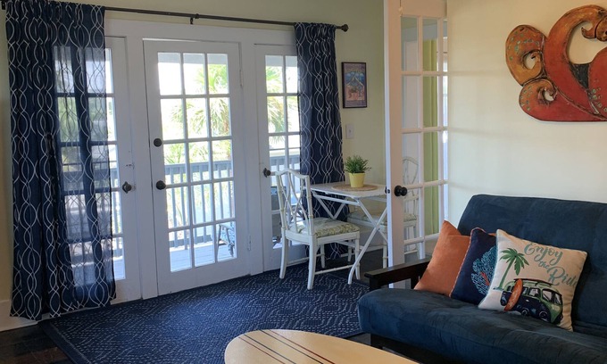 Boardwalk Apartment | Surfer's Sunrise Suite