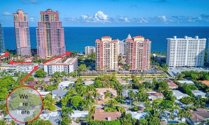 Dolphin Isles House | Surfers Paradise, Heated Pool, Steps away from the beach