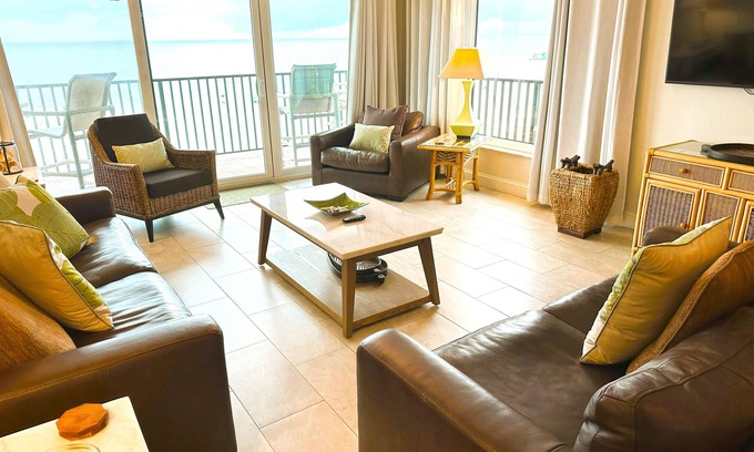 Clearwater Beach Condo | Surfside 501 - Premium 3 Bedroom 2 Bath Oceanfront Condo