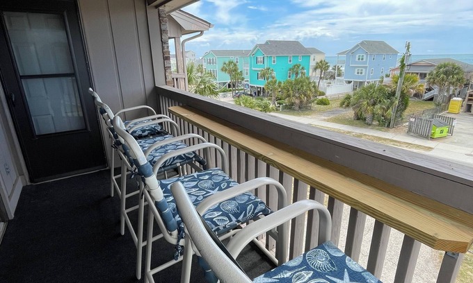 Surfside Beach Condo | Surfside Beach 2nd row! Ocean view, W/D, pool, spacious, updated 2/2 condo