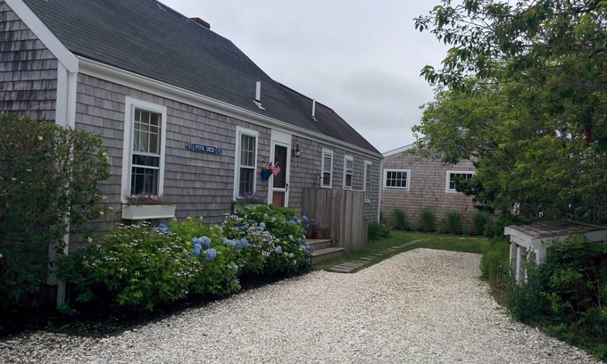Surfside House | Surfside Beach Gem!