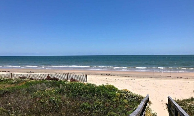 Freeport House | Surfside Seaclusion, Surf Swim Sleep in Style