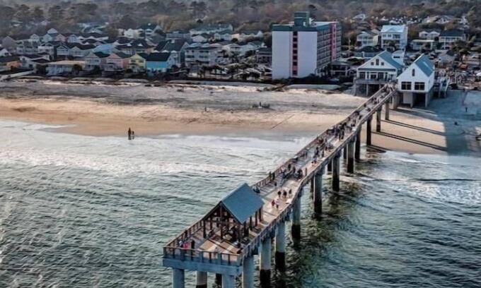Surfside Beach House | Surfside Stay near Myrtle Beach